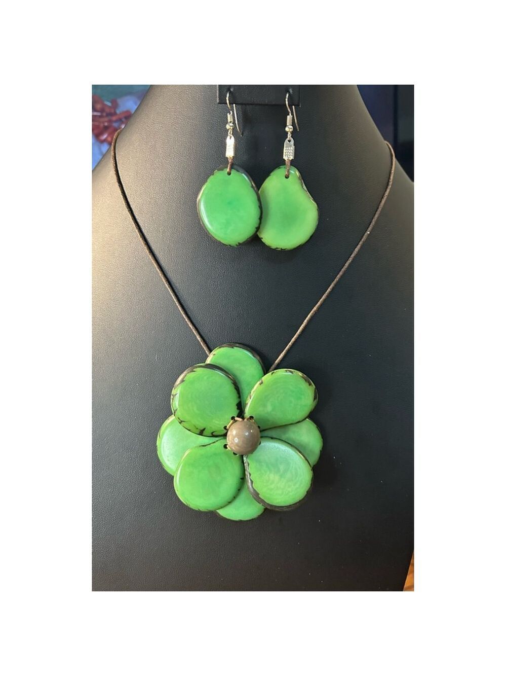 Women's Unbranded Necklace & Earring Set Green Flower flexible cord to 34 inches